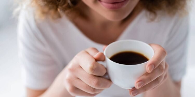 A manutenção silenciosa prolonga a vida da cafeteira por anos a fio