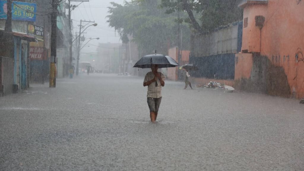 Chuva forte em Minas Gerais exige atenção para o risco de acidente