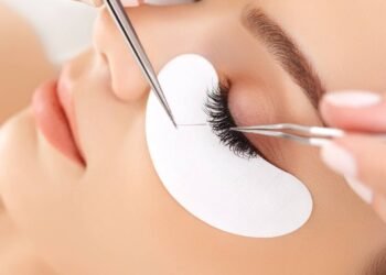 O segredo natural para ter cílios volumosos e definidos sem usar química