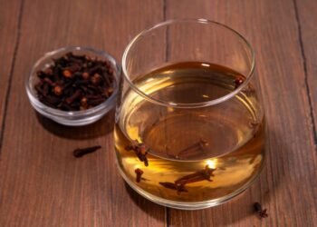 O remédio natural que alivia a dor de dente e combate o mau hálito