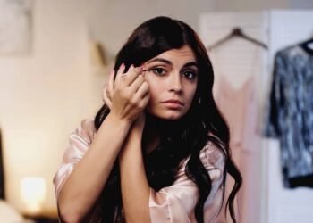 Essa técnica de delineador favorita das celebridades é o segredo para revitalizar o olhar cansado