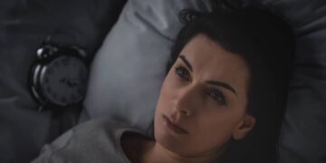 Sinais ignorados de falta de sono que afetam sua saúde antes de você perceber