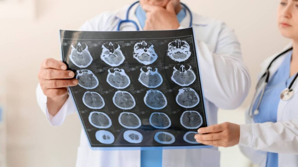 A doença rara que começa com uma simples insônia e pode levar a demência em poucos meses