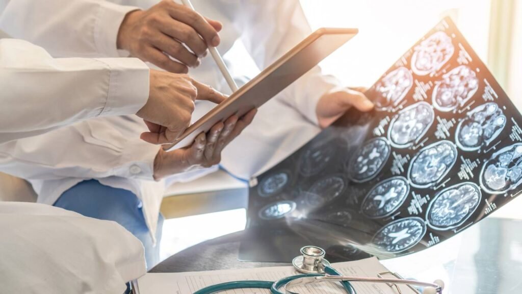 A doença rara que começa com uma simples insônia e pode levar a demência em poucos meses