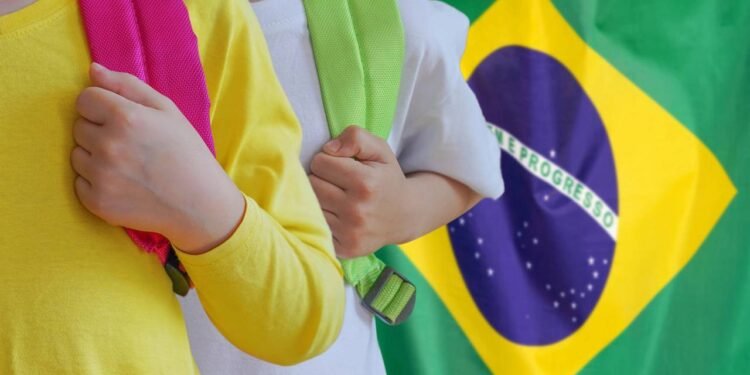 Evite a suspensão do Passe Livre Estudantil - Créditos: depositphotos.com / svershinsky