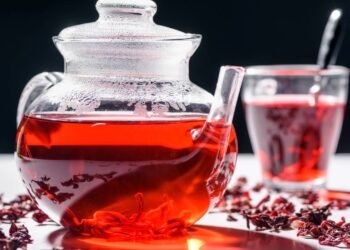 O segredo da flor vermelha que ajuda a desinchar o corpo e controlar o peso