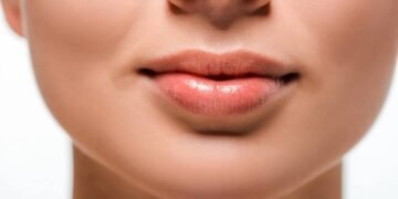 Como ter lábios corados e hidratados sem usar cosméticos industrializados