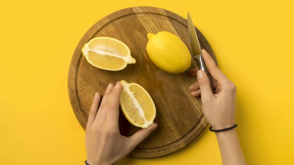 Veja como usar o limão do jeito certo para fortalecer seu corpo de dentro para fora