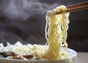 O que acontece com seu corpo se você consome miojo com frequência