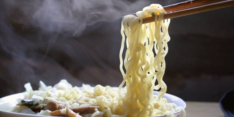 O que acontece com seu corpo se você consome miojo com frequência