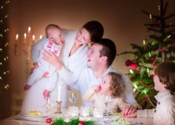 Esqueça o dourado no fim de ano, a cor moderna e elegante para decorar a sua mesa neste Ano Novo