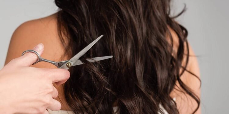 Os cortes de cabelo exercem uma influência sobre quem percebe a idade - Créditos: depositphotos.com / IgorVetushko