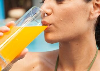 O suco que muitas mulheres estão usando para ter mais disposição