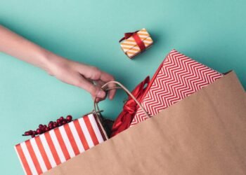 Comprou online? Veja seus direitos para trocar ou devolver presentes de Natal