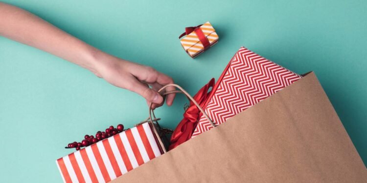 Comprou online? Veja seus direitos para trocar ou devolver presentes de Natal