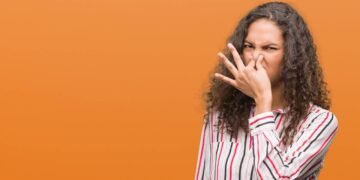 Pare de sofrer com o calor e aprenda a controlar a transpiração com estas dicas simples