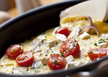 Quer fazer uma omelete perfeita? Essa receita é fácil, gostosa e sempre dá certo