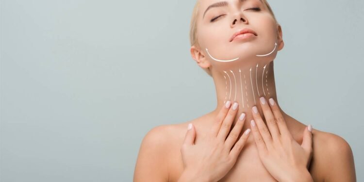 A hidratação das áreas específicas do corpo costuma negligenciar regiões essenciais como pescoço - Créditos: depositphotos.com / HayDmitriy