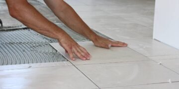 4 passos para reparar pisos cerâmicos rachados e deixá-los com aparência de novos
