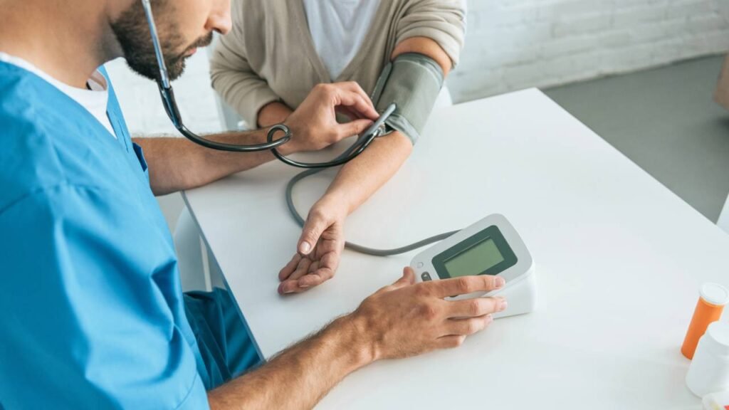 Qual a diferença entre se hidratar com água com gás e sem gás?