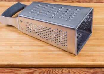 O detalhe que impede o queijo de travar no ralador