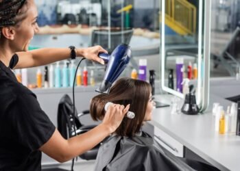 Os salões já estão apostando nas cores que vão transformar os cabelos em 2026