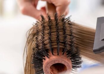 O produto natural que protege seu cabelo dos danos do secador e da chapinha