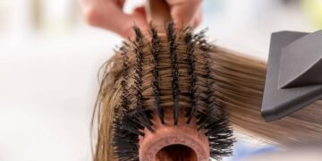 O produto natural que protege seu cabelo dos danos do secador e da chapinha