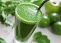 O suco verde que acalma o estômago e ajuda até quem sofre com gastrite