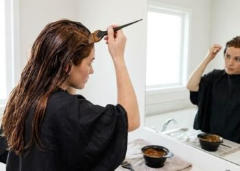 Tons que deixam o cabelo mais iluminado e combinam perfeitamente com o verão