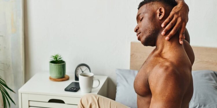 O alongamento mais eficaz para aliviar dor no pescoço em segundos