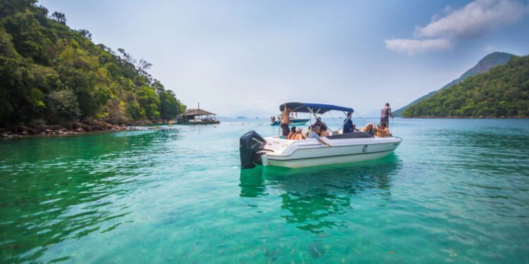 Angra dos Reis, no Rio de Janeiro, é um dos destinos mais cobiçados do Brasil // Créditos: depositphotos.com / bermed2009.hotmail.com