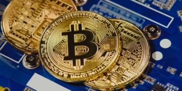 O que teria acontecido se você tivesse investido 30 reais por mês em Bitcoin desde sua criação?