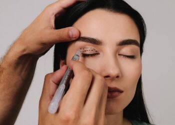 Dra. Najla Smaili: A blefaroplastia sem corte que promete surpreender