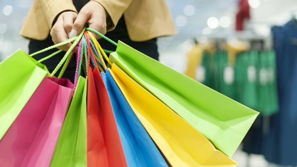 A pressão invisível das redes sociais que esvazia seu bolso sem você notar