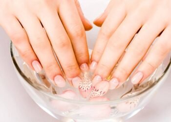 A rotina mais potente pra ter unha forte, bonita e zero descamação