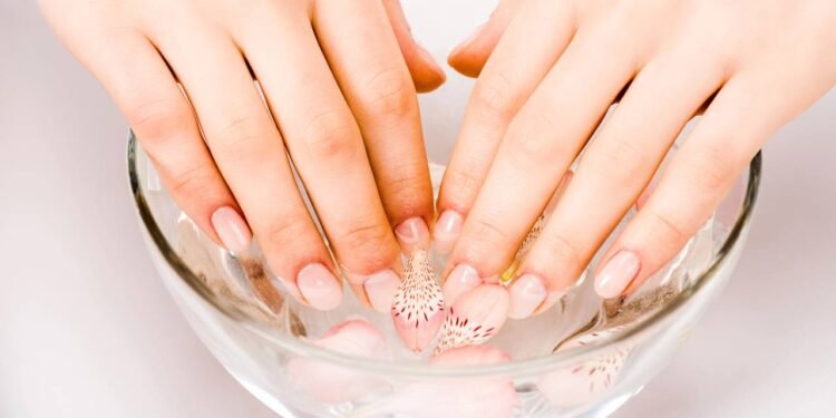 A rotina mais potente pra ter unha forte, bonita e zero descamação