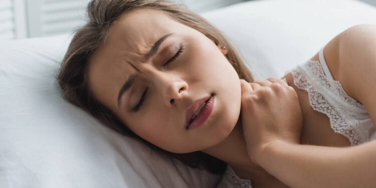 Os sinais escondidos no travesseiro que podem estar causando suas dores