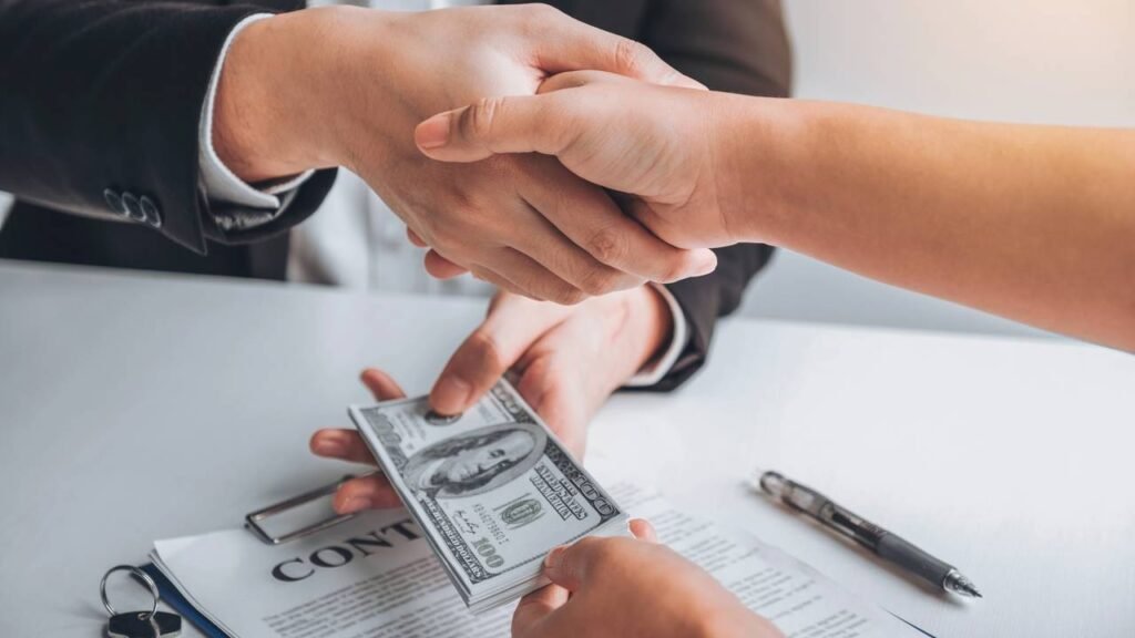 Empréstimo pessoal ou consignado, qual pesa menos no bolso