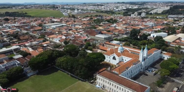 A cidade do interior paulista onde o calçado ganha o mundo, o basquete lota ginásio e a qualidade de vida é boa