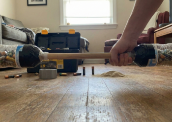 Como transformar pilhas usadas em um halter caseiro