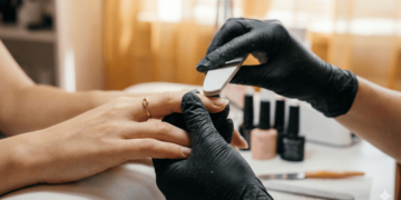 O formato discreto que deixa as unhas fortes e com aparência sempre cuidada