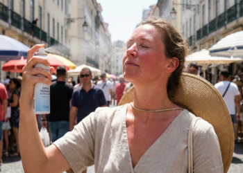 No verão, o autocuidado não depende de muitos produtos ou passos complicados