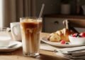 Café no calor? Aprenda como fazer uma bebida gelada de café que vai mudar seu verão
