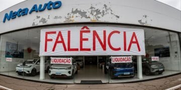 Montadora chinesa falida mantém operação no Brasil e tenta reverter crise com cortes e descontos