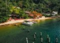O paraíso escondido no Rio de Janeiro, onde o mar é cristalino e o tempo desacelera