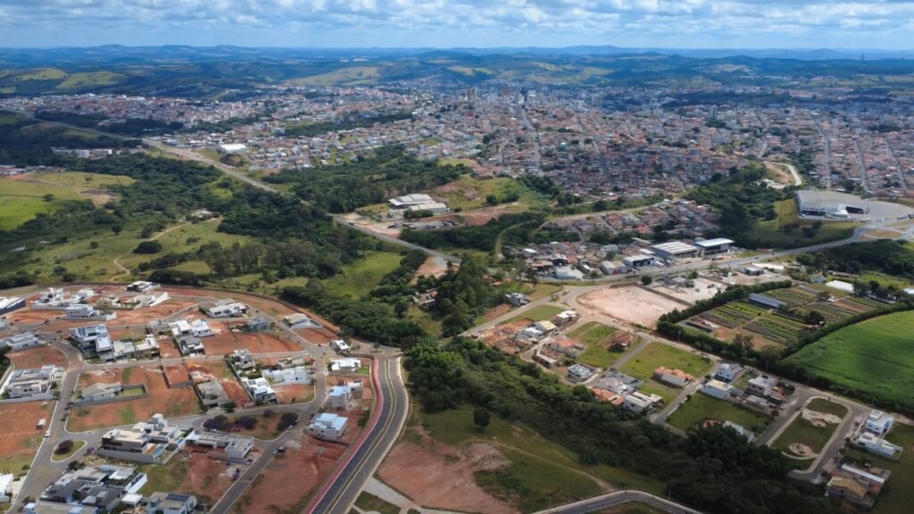 Essa cidade no interior de Minas Gerais impressiona com qualidade de vida e educação