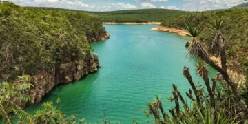 O paraíso mineiro entre cânions que virou refúgio de quem busca paz e natureza