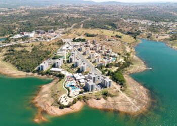 Águas quentes e tranquilidade fazem desta cidade um paraíso de descanso no centro do Brasil