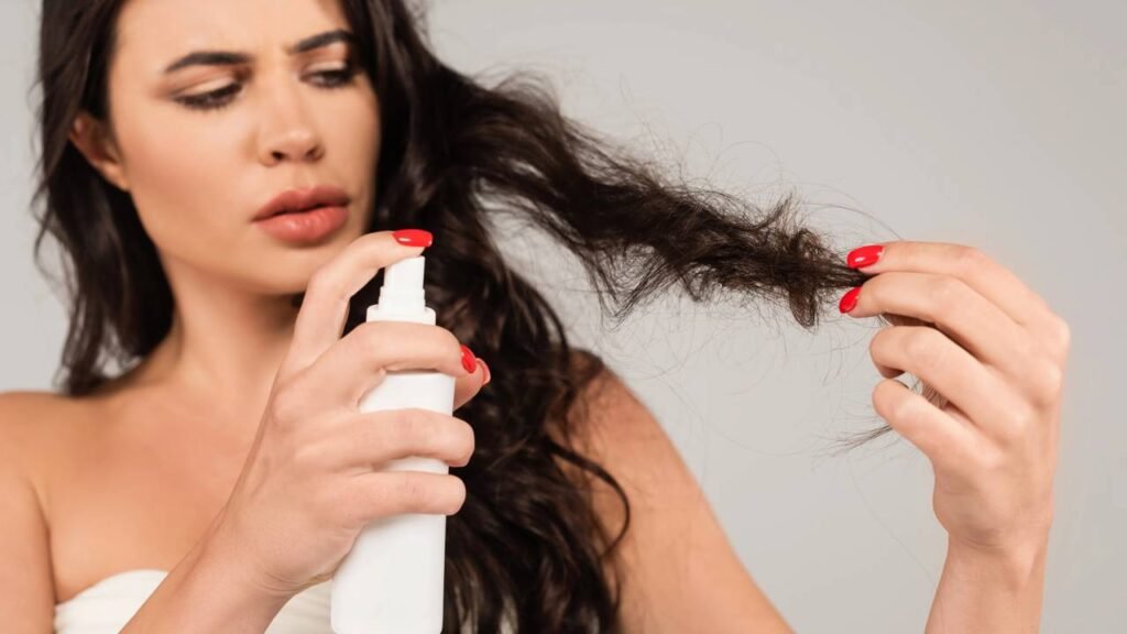 Nada funciona no seu frizz? O soro fisiológico pode ser a resposta que faltava